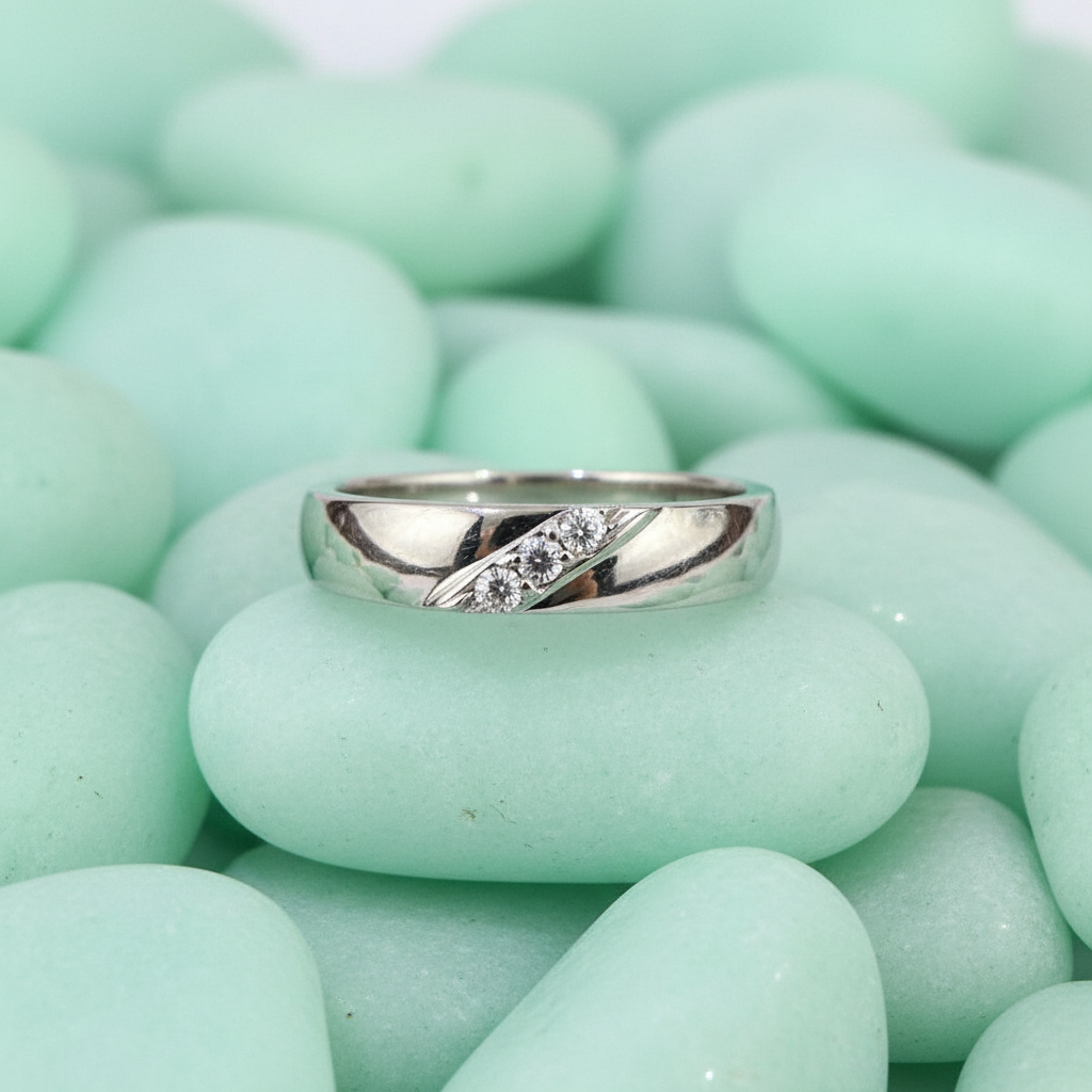 Diagonal Diamond Ring on Mint Rocks